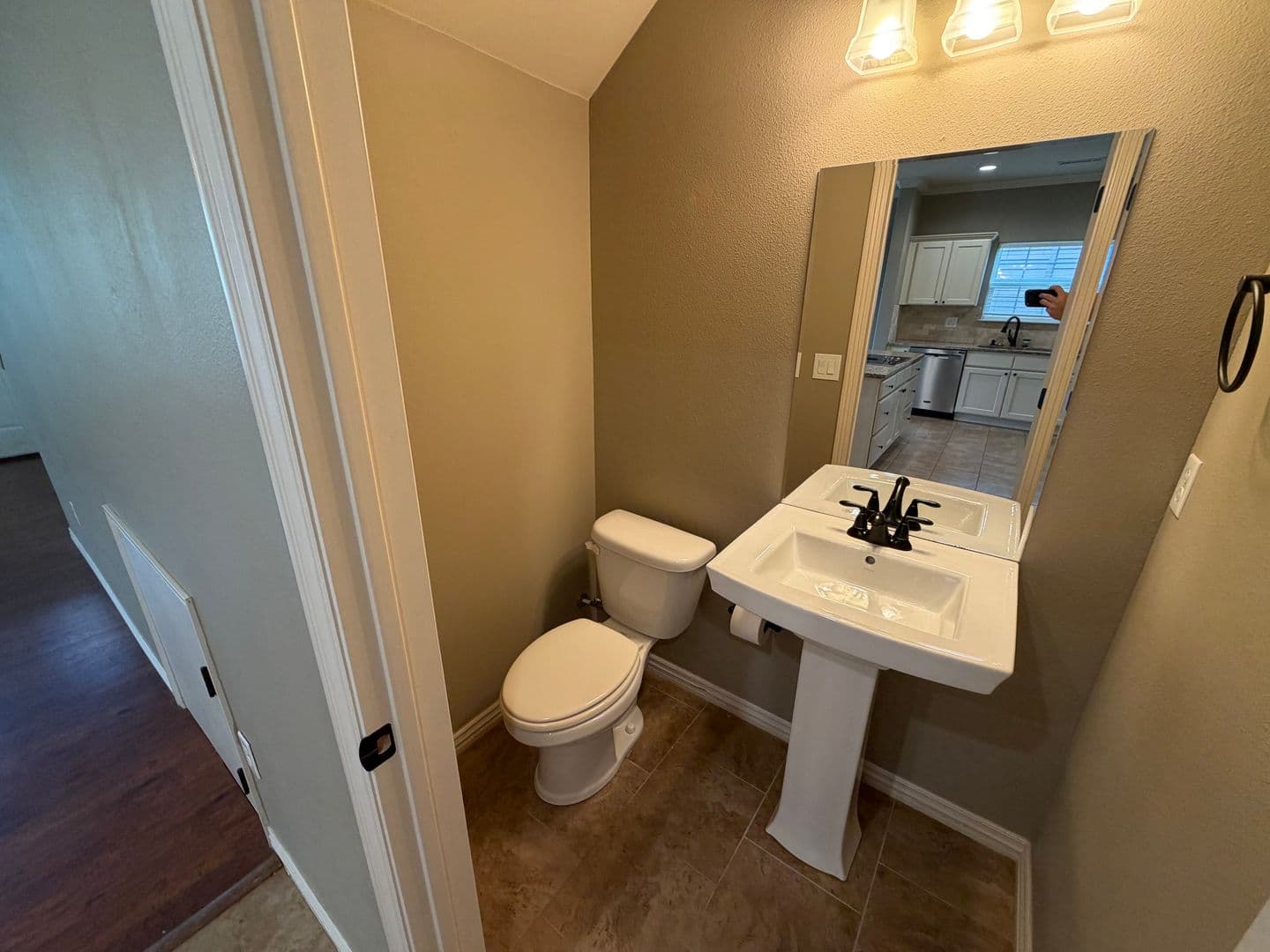 Fayetteville House: 537 Keats Drive