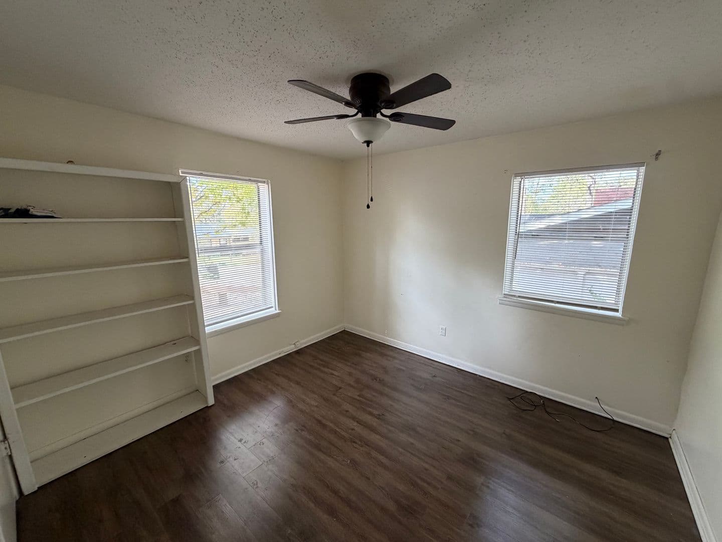 Fayetteville House: 1244 N Oak Ave