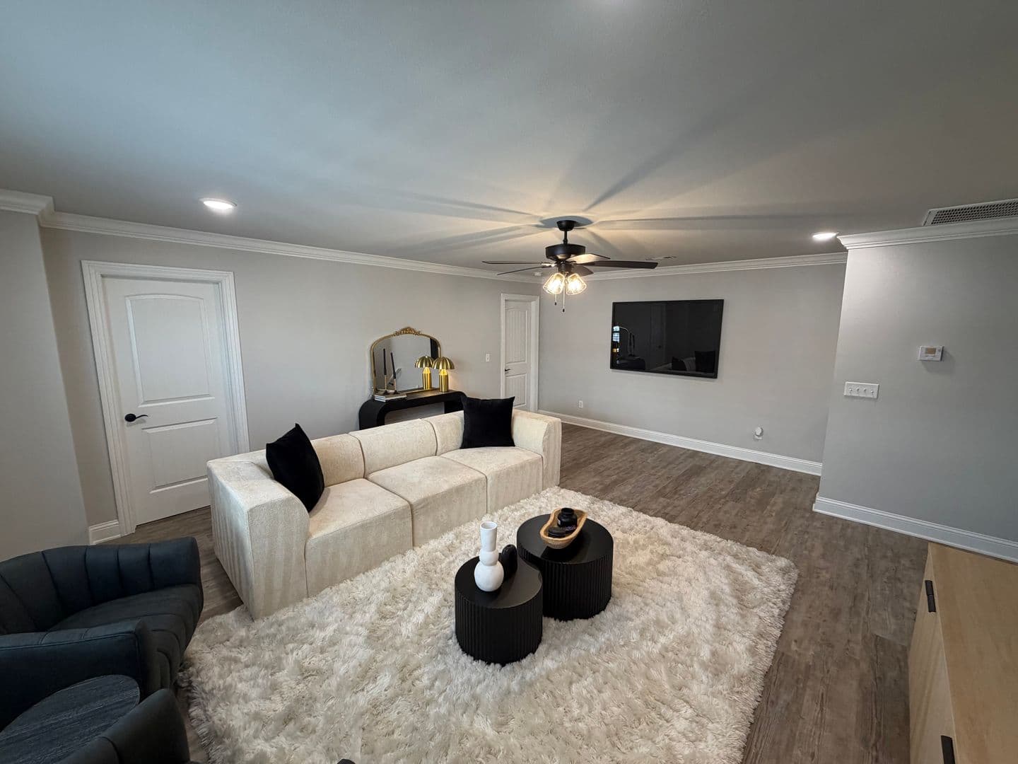 Bentonville House: 2816 SW Arlington Blvd