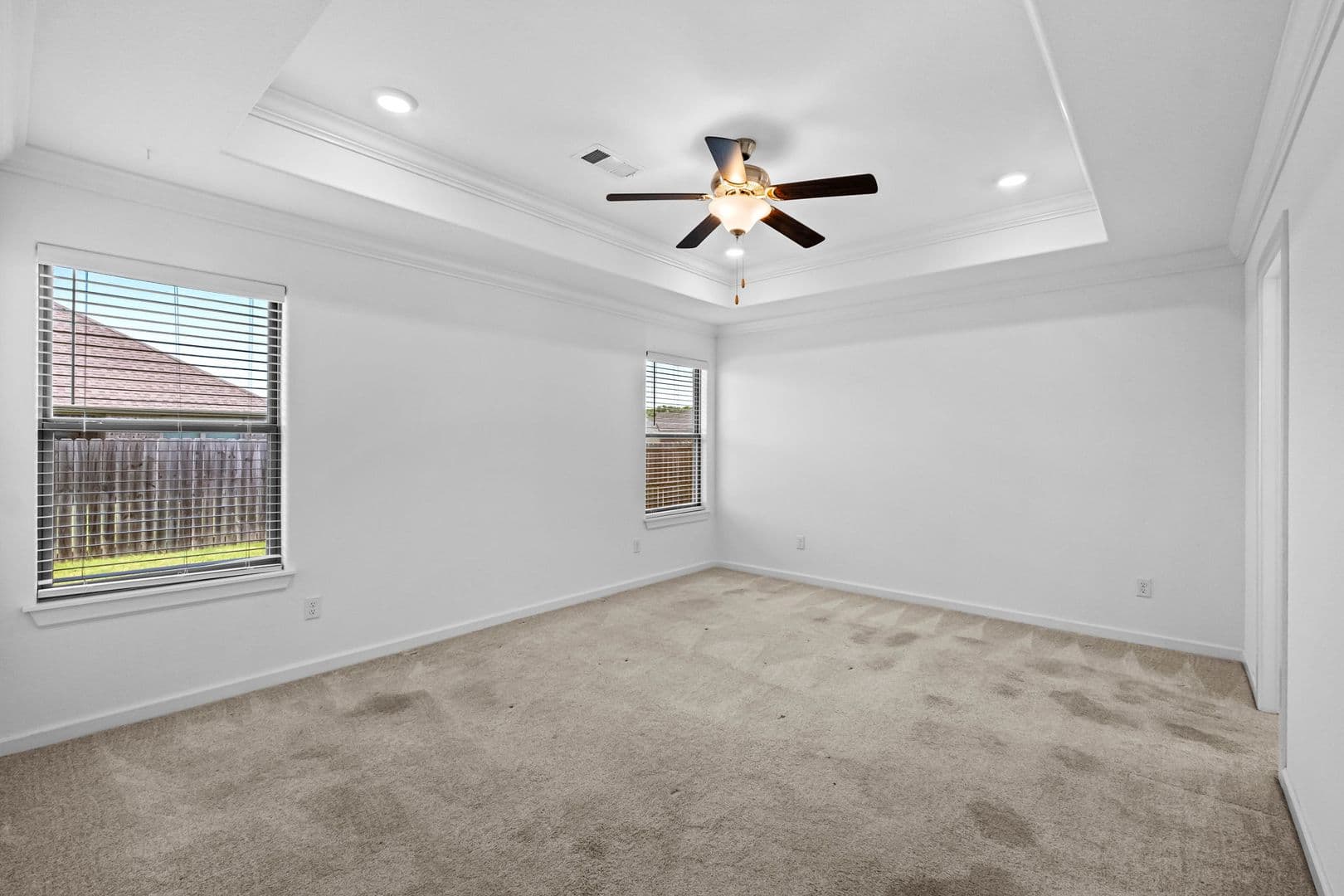 Fayetteville House: 4304 W Newton Ave