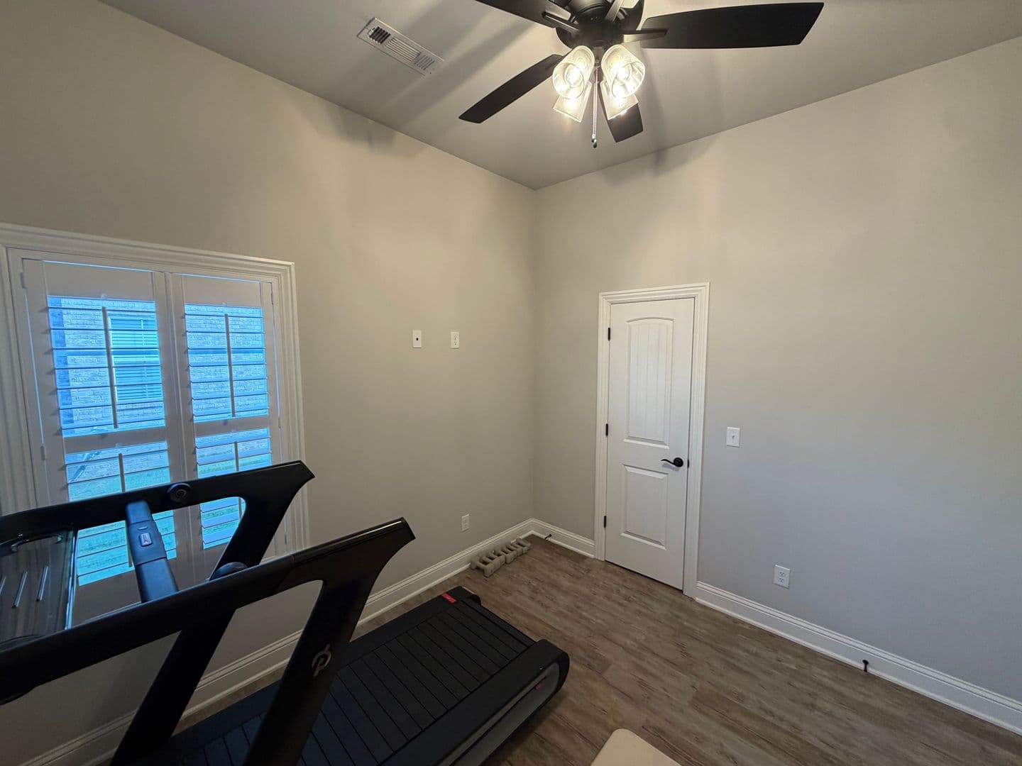 Bentonville House: 2816 SW Arlington Blvd