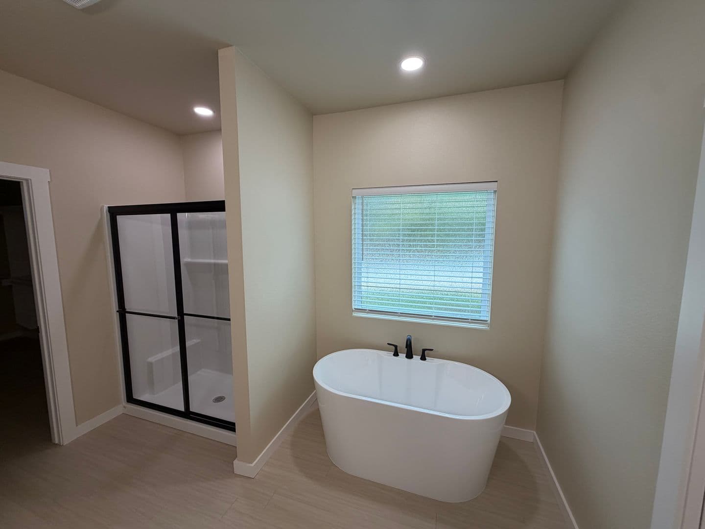 Fayetteville House: 1537 E 5th St