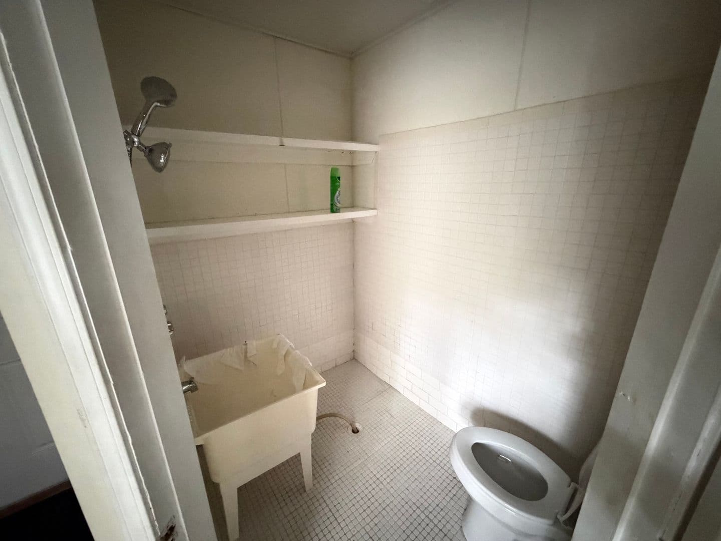 Fayetteville House: 1244 N Oak Ave
