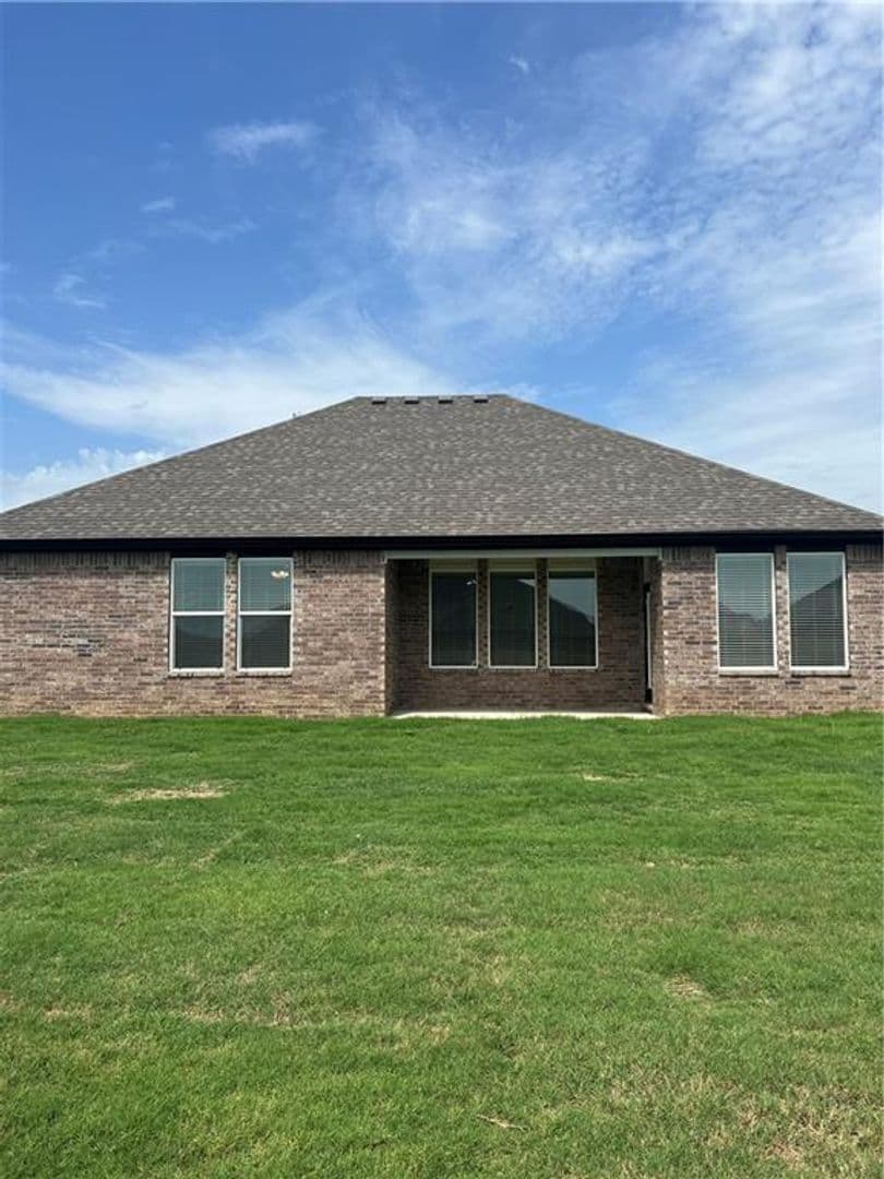 Pea Ridge House: 1910 Hahn St