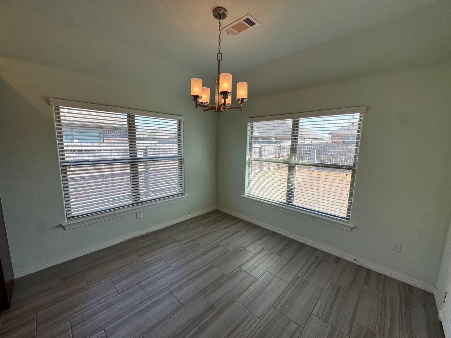 Fayetteville House: 4849 W Oldham Dr