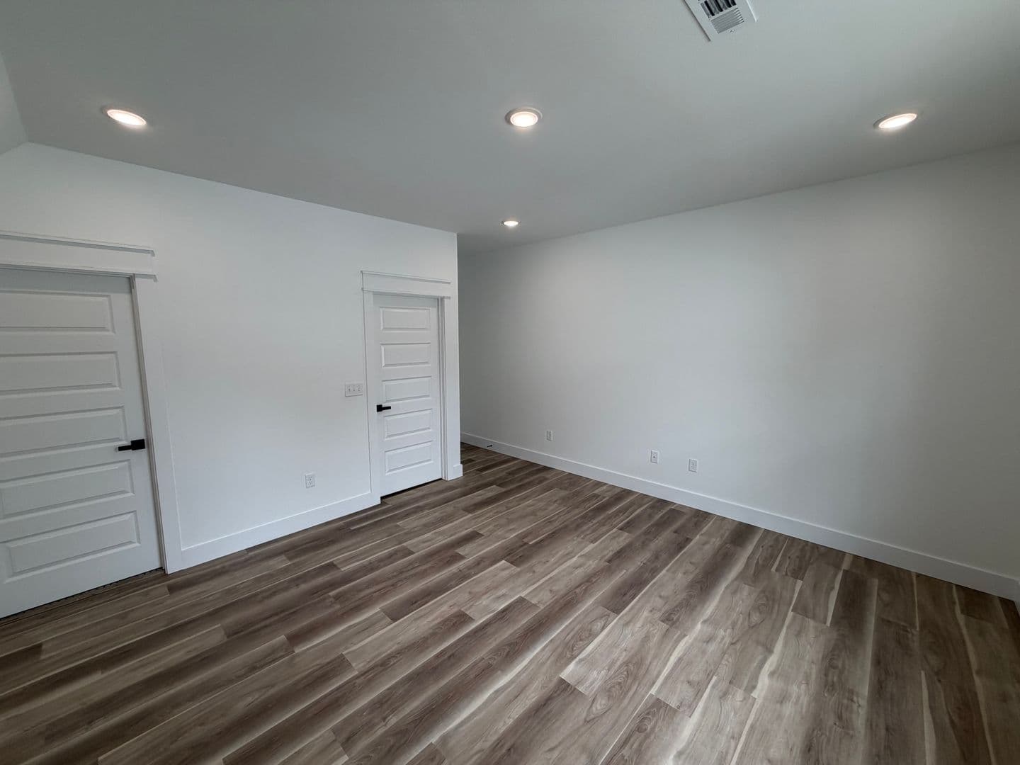 Fayetteville House: 916 N Sang Ave