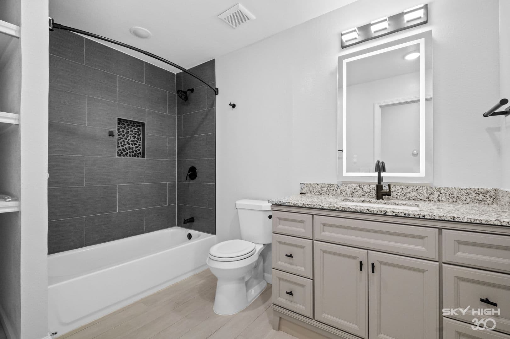 Fayetteville House: 731 S. Erika Ave