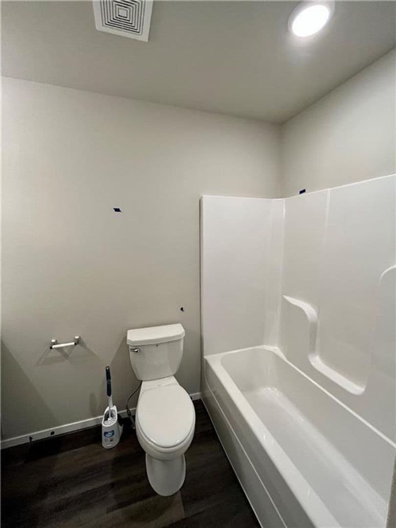 Fayetteville House: 909 E Egret Rd