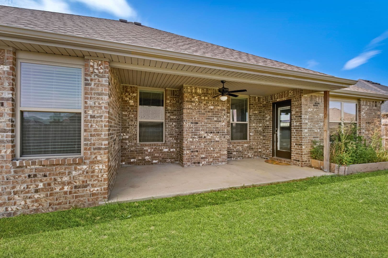 Fayetteville House: 4304 W Newton Ave
