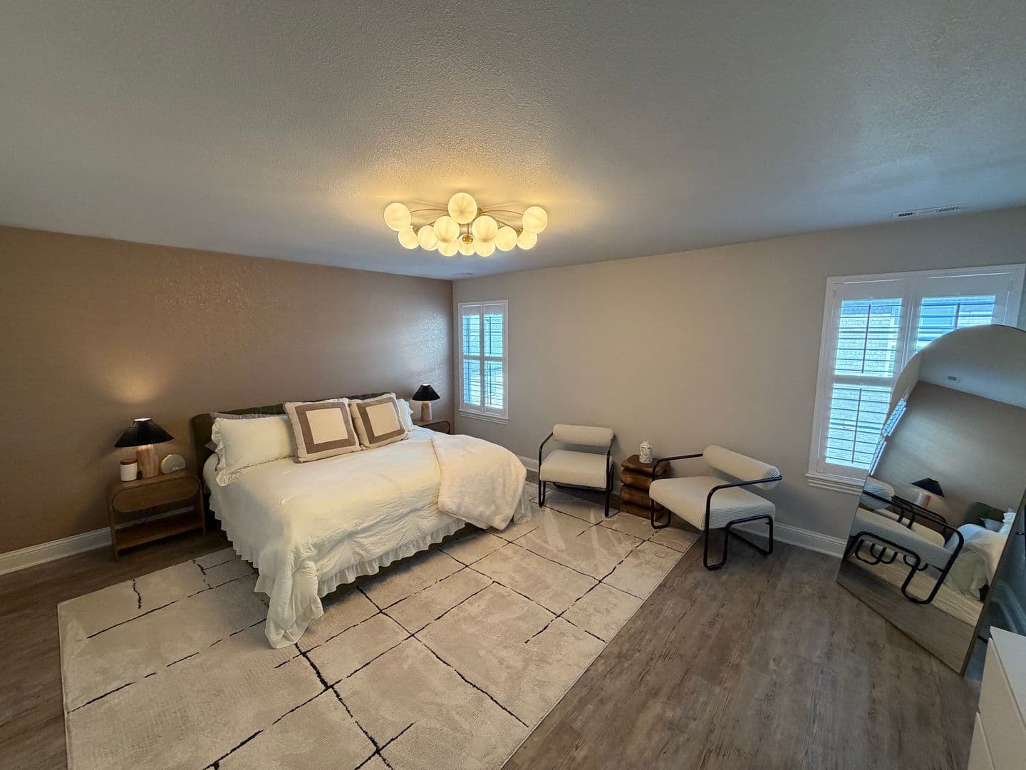 Bentonville House: 2816 SW Arlington Blvd