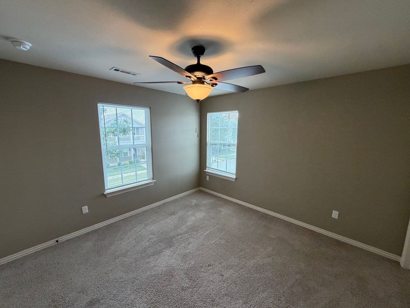 Fayetteville House: 537 Keats Drive