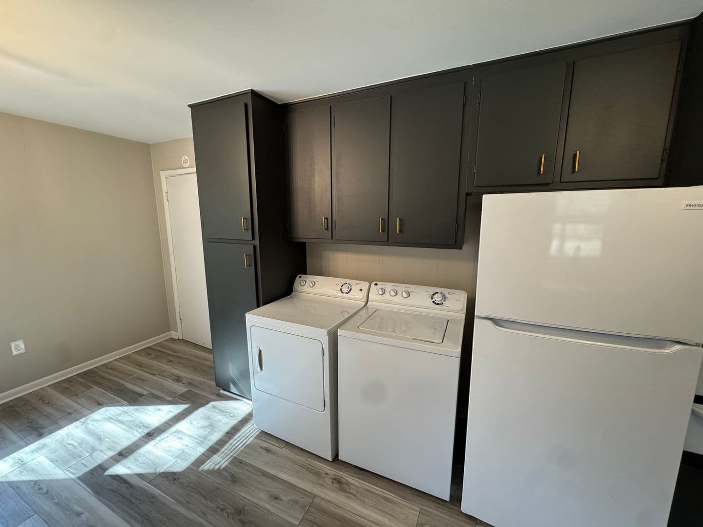 Fayetteville House: 119 W Miller St