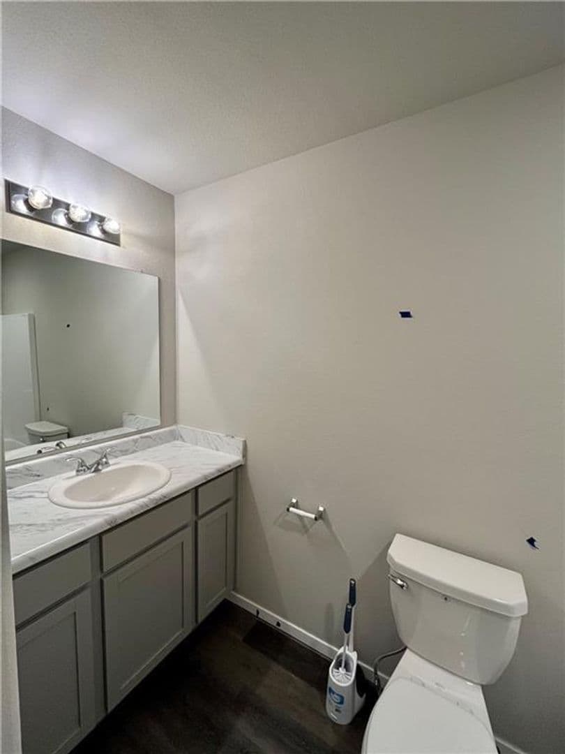 Fayetteville House: 909 E Egret Rd