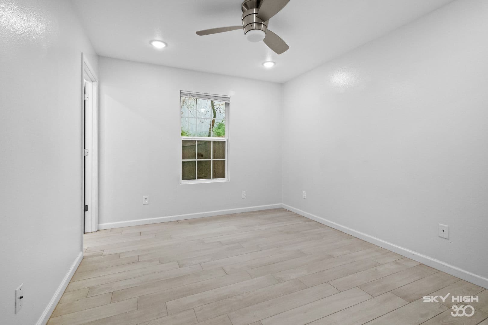 Fayetteville House: 731 S. Erika Ave