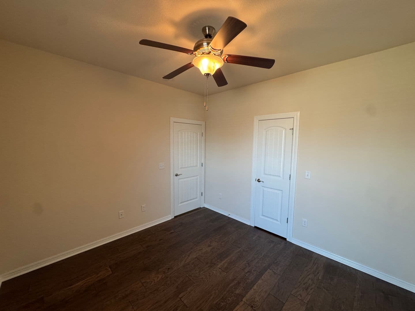 Fayetteville House: 4849 W Oldham Dr