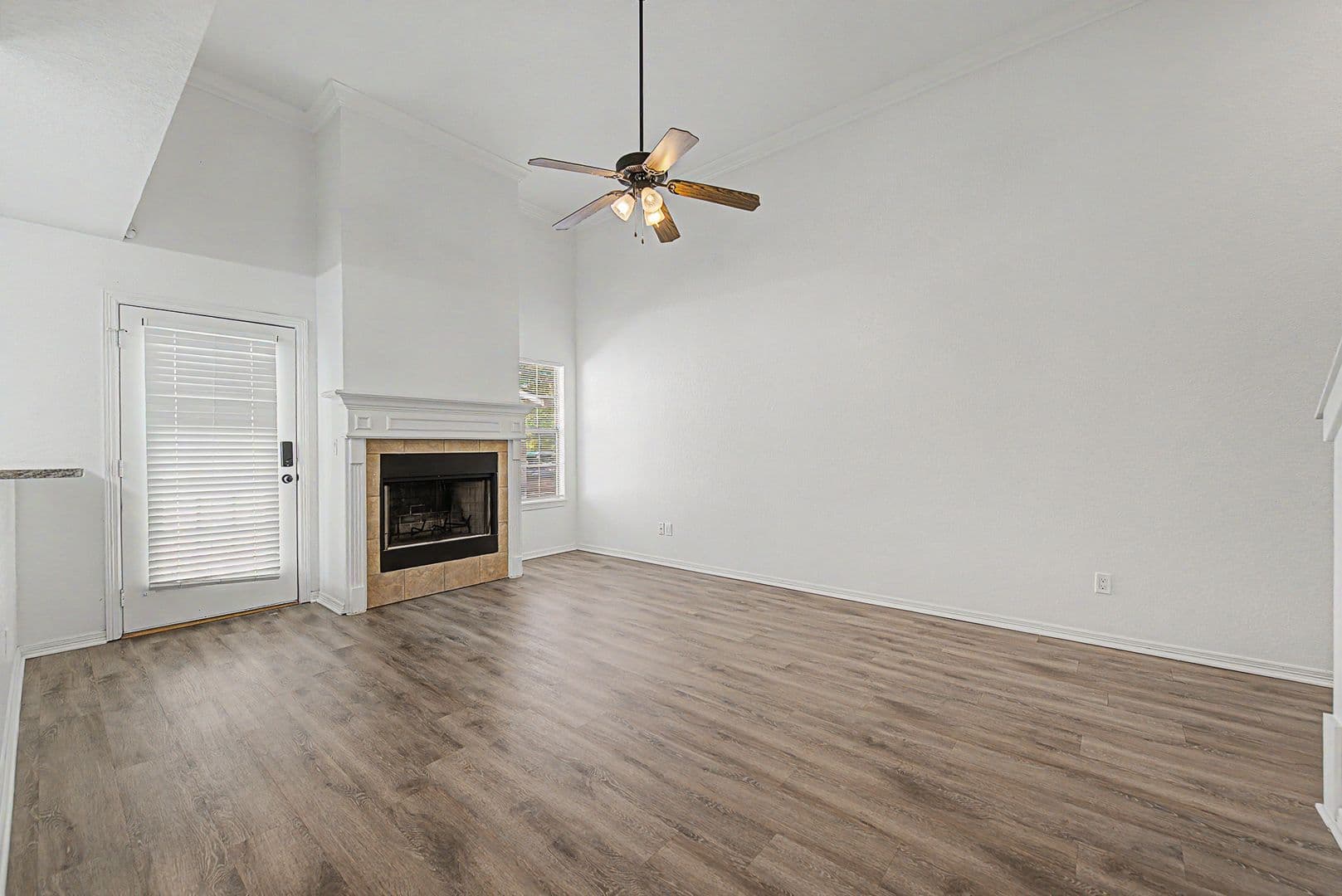 Fayetteville House: 688 W Sycamore St