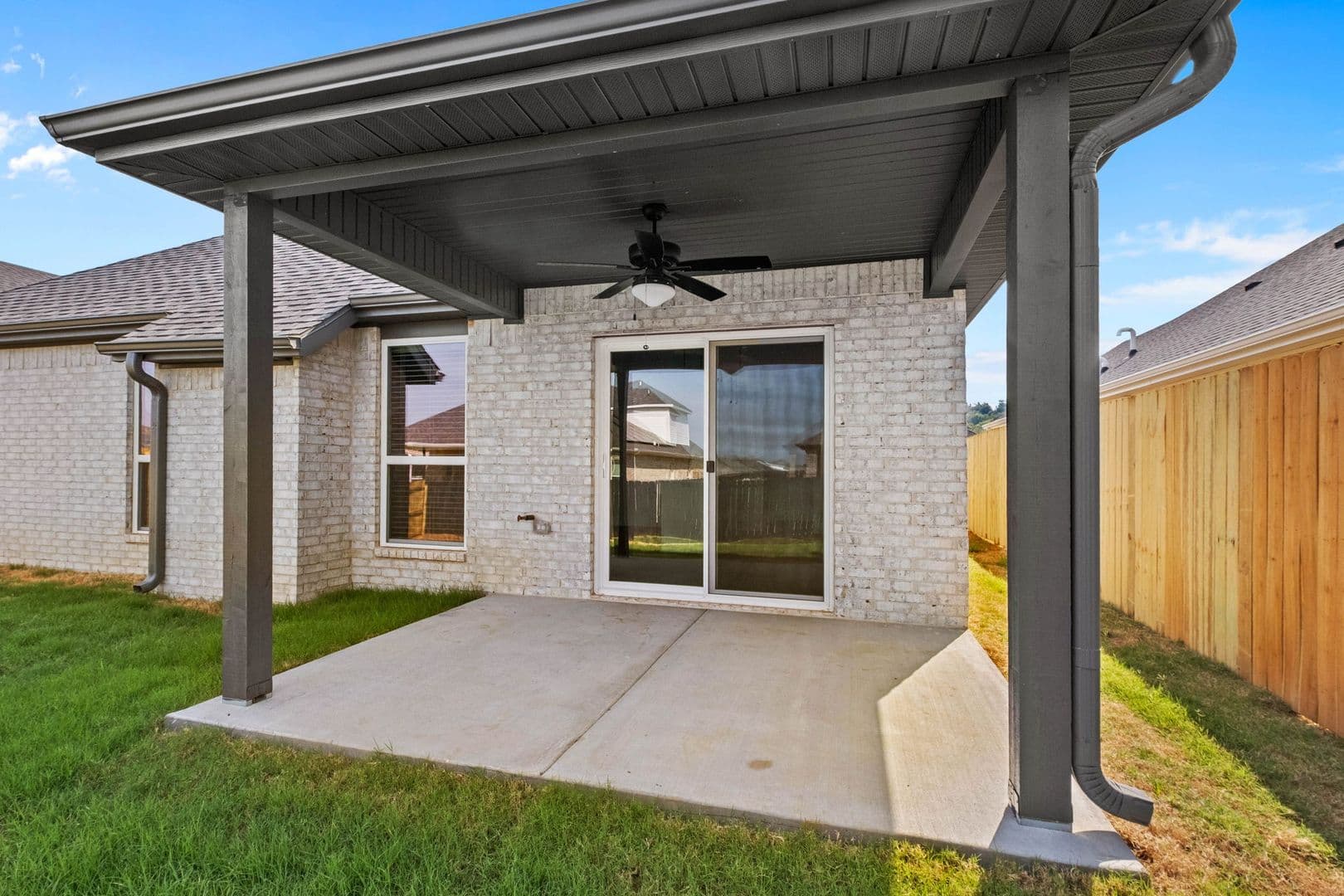 Fayetteville House: 4225 W Barhem Drive