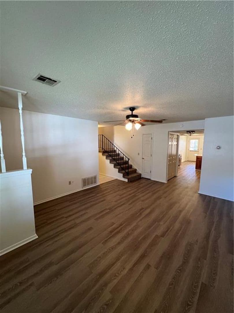 Rogers House: 320 S 11th Pl