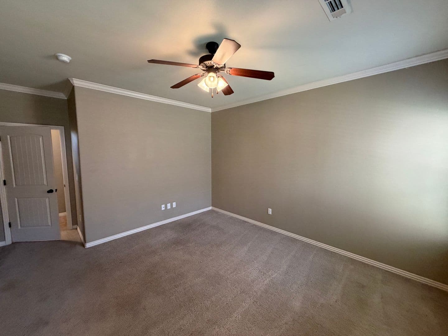 Fayetteville House: 537 Keats Drive