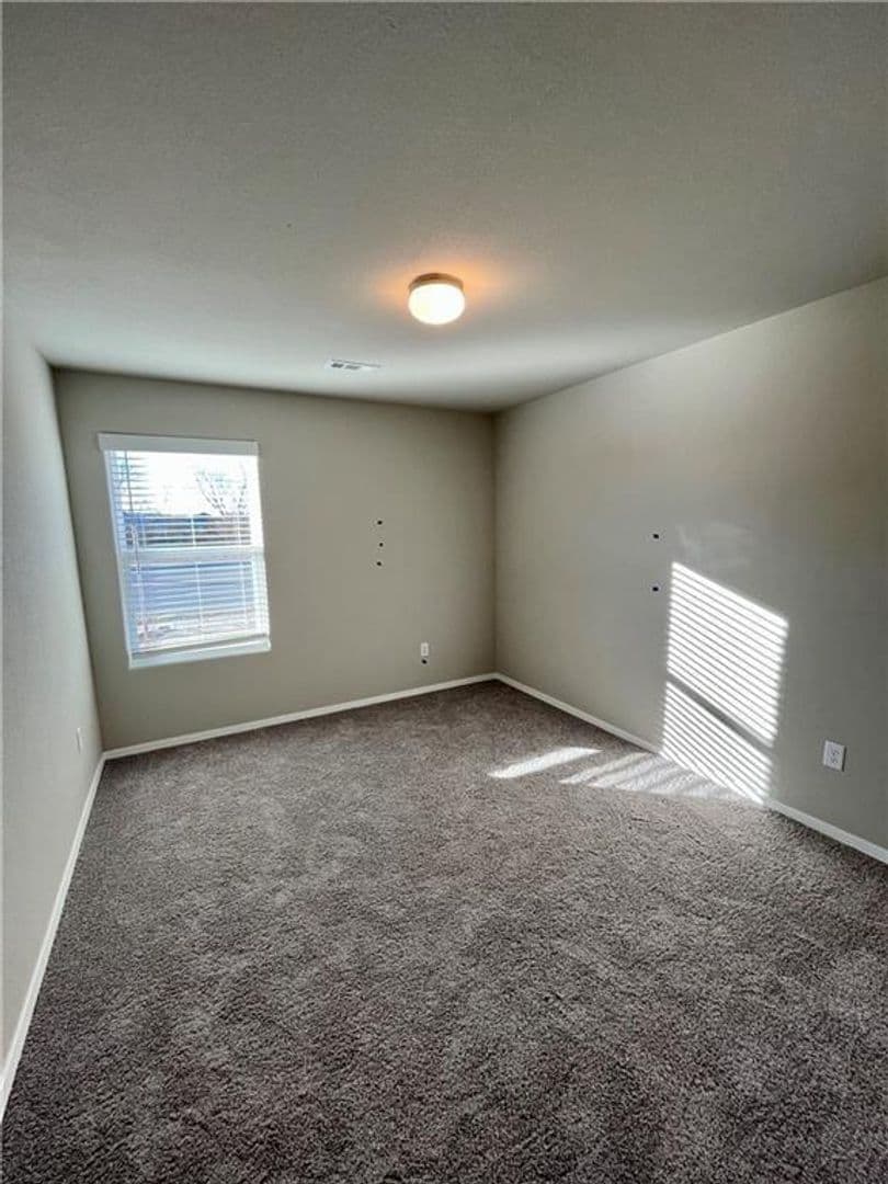 Fayetteville House: 909 E Egret Rd