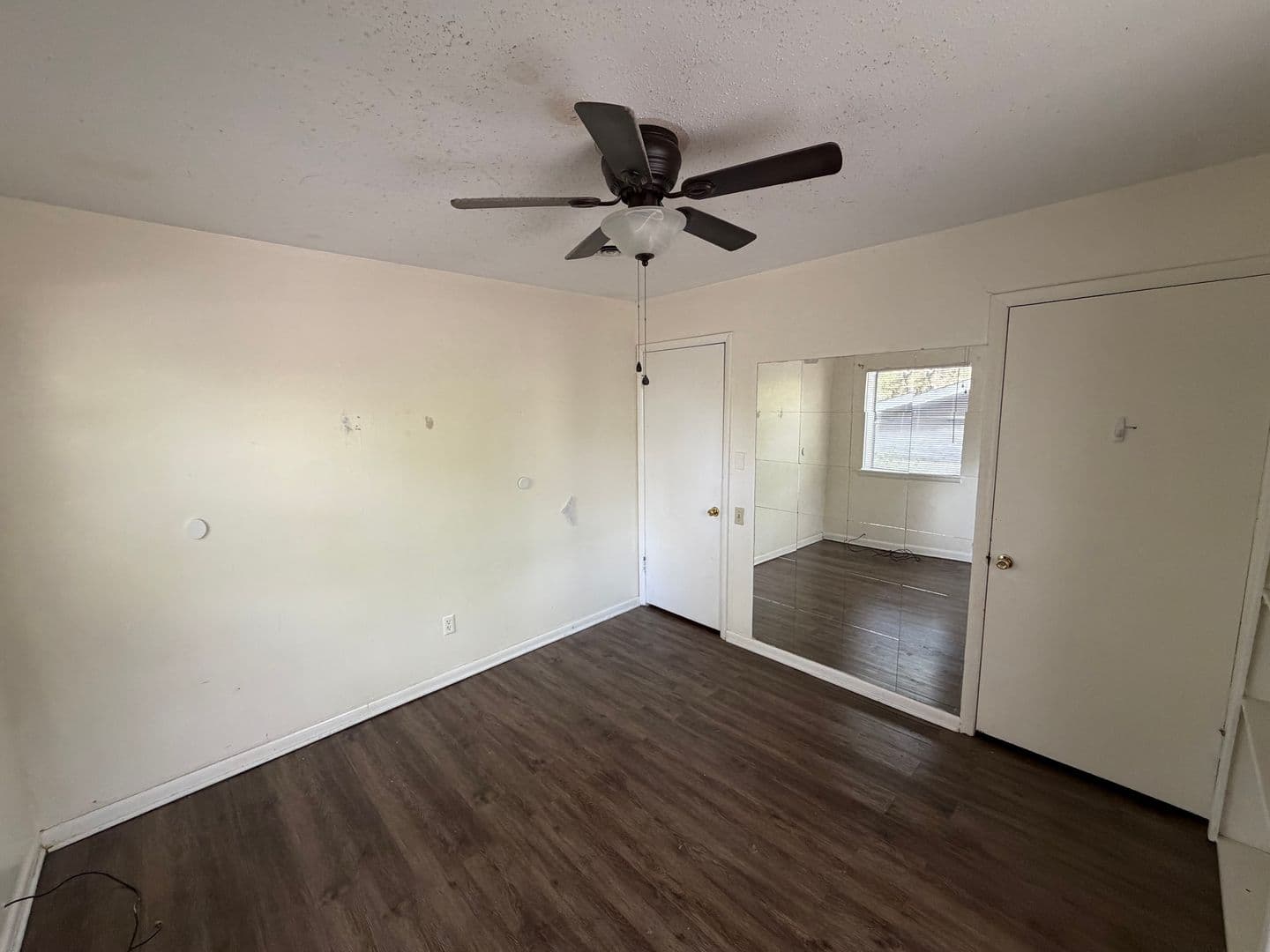 Fayetteville House: 1244 N Oak Ave