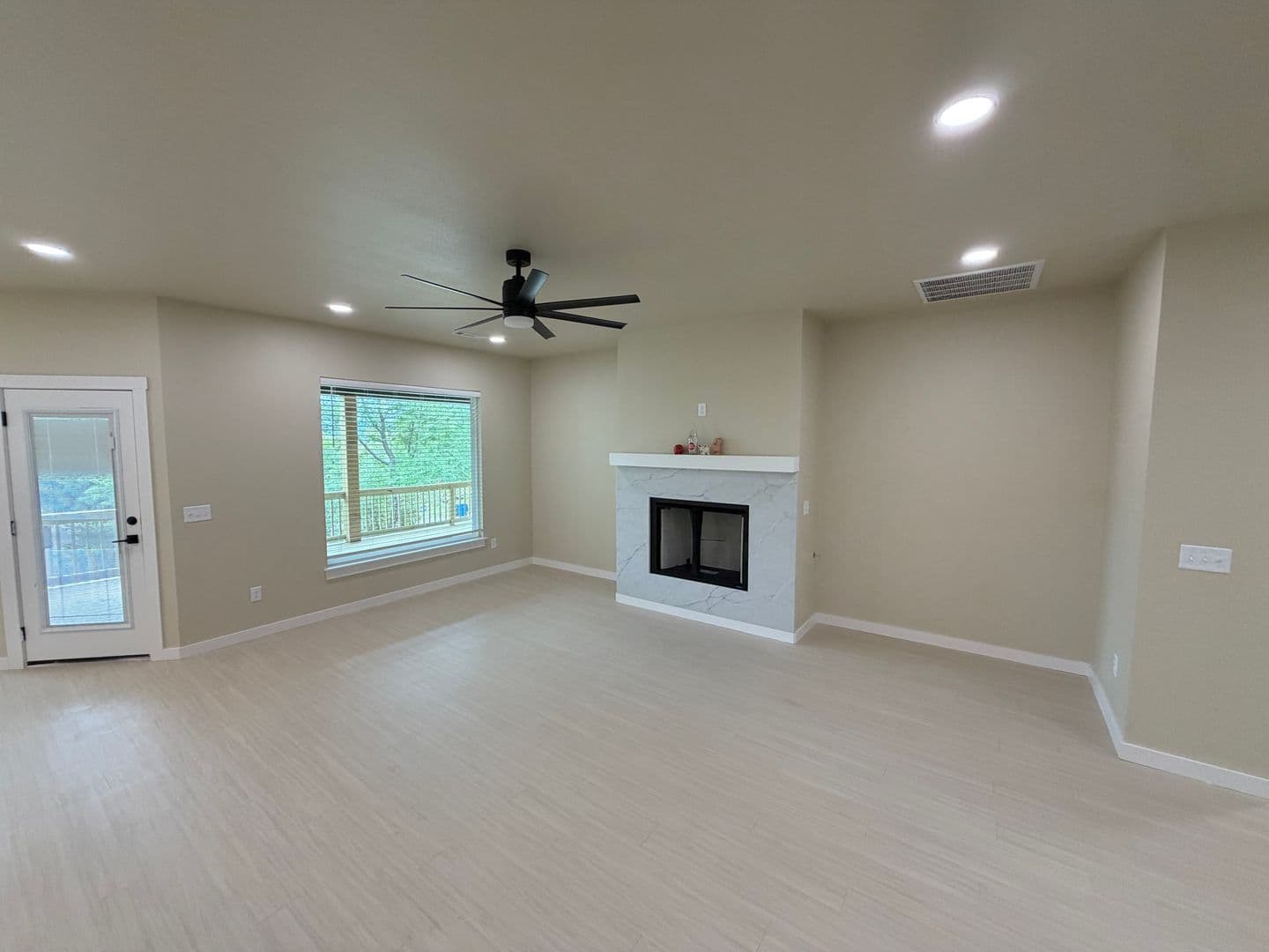 Fayetteville House: 1537 E 5th St