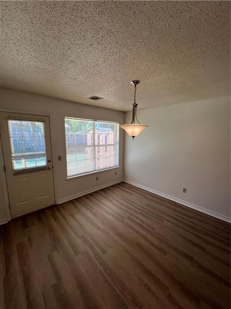 Rogers House: 320 S 11th Pl