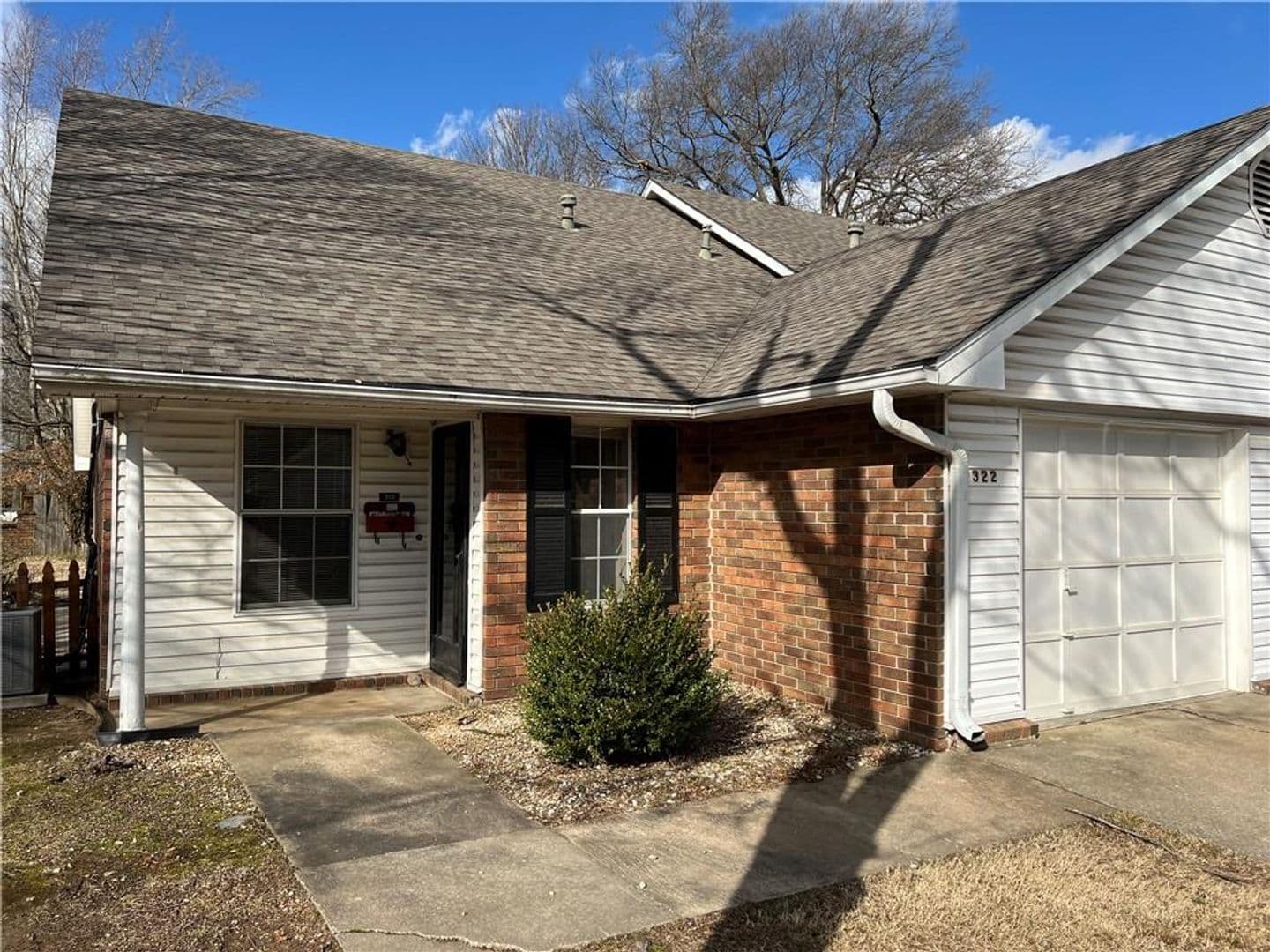 Rogers House: 322 S 11th Pl