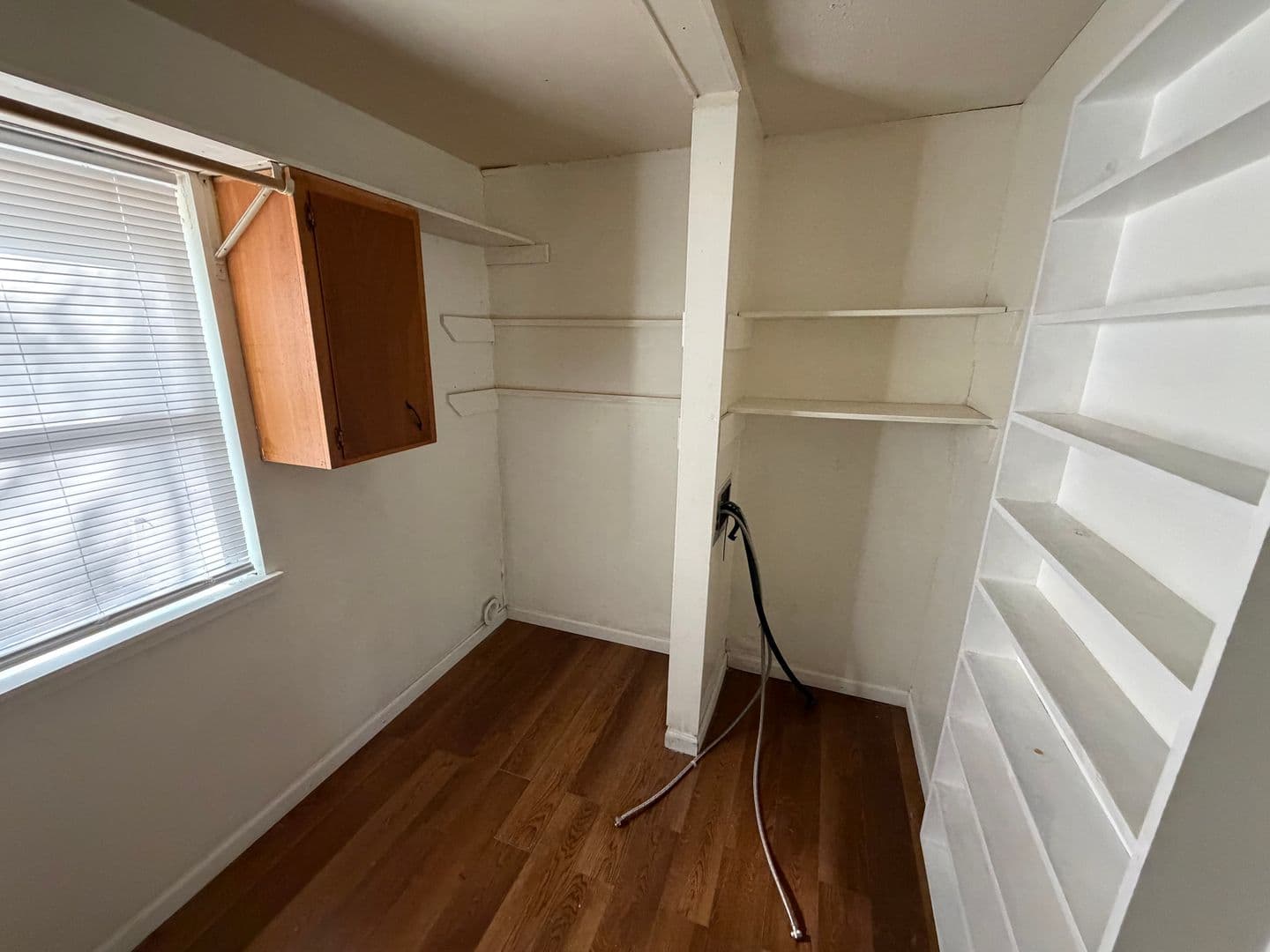 Fayetteville House: 1244 N Oak Ave