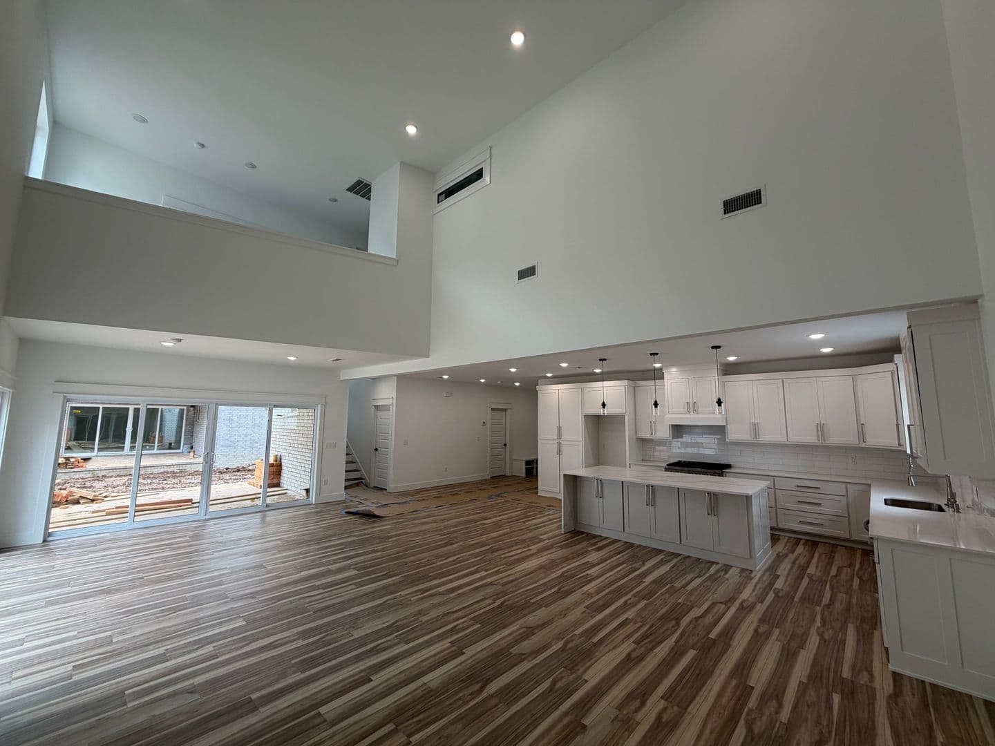 Fayetteville House: 916 N Sang Ave
