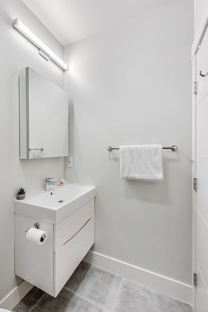 Berkeley Apartment: 3411 Adeline St