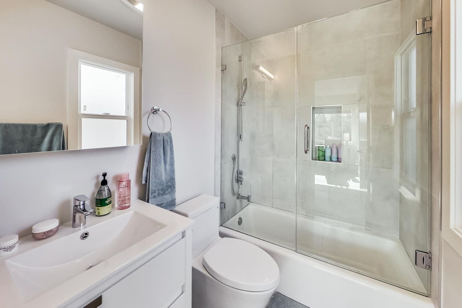 Berkeley Apartment: 3411 Adeline St