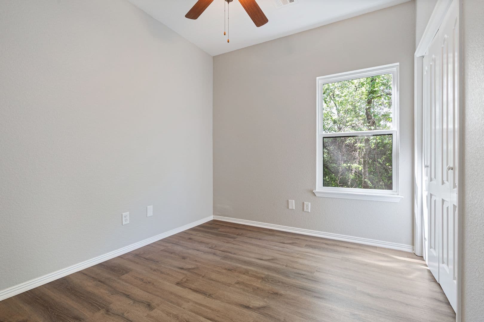 Fayetteville Apartment: 596 E Miracle Dr