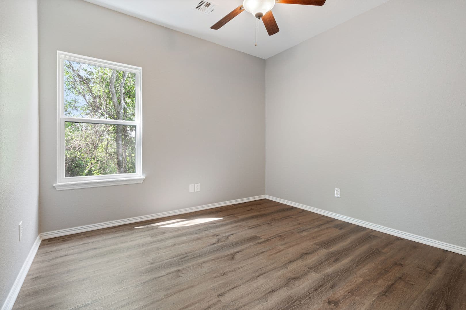 Fayetteville Apartment: 596 E Miracle Dr