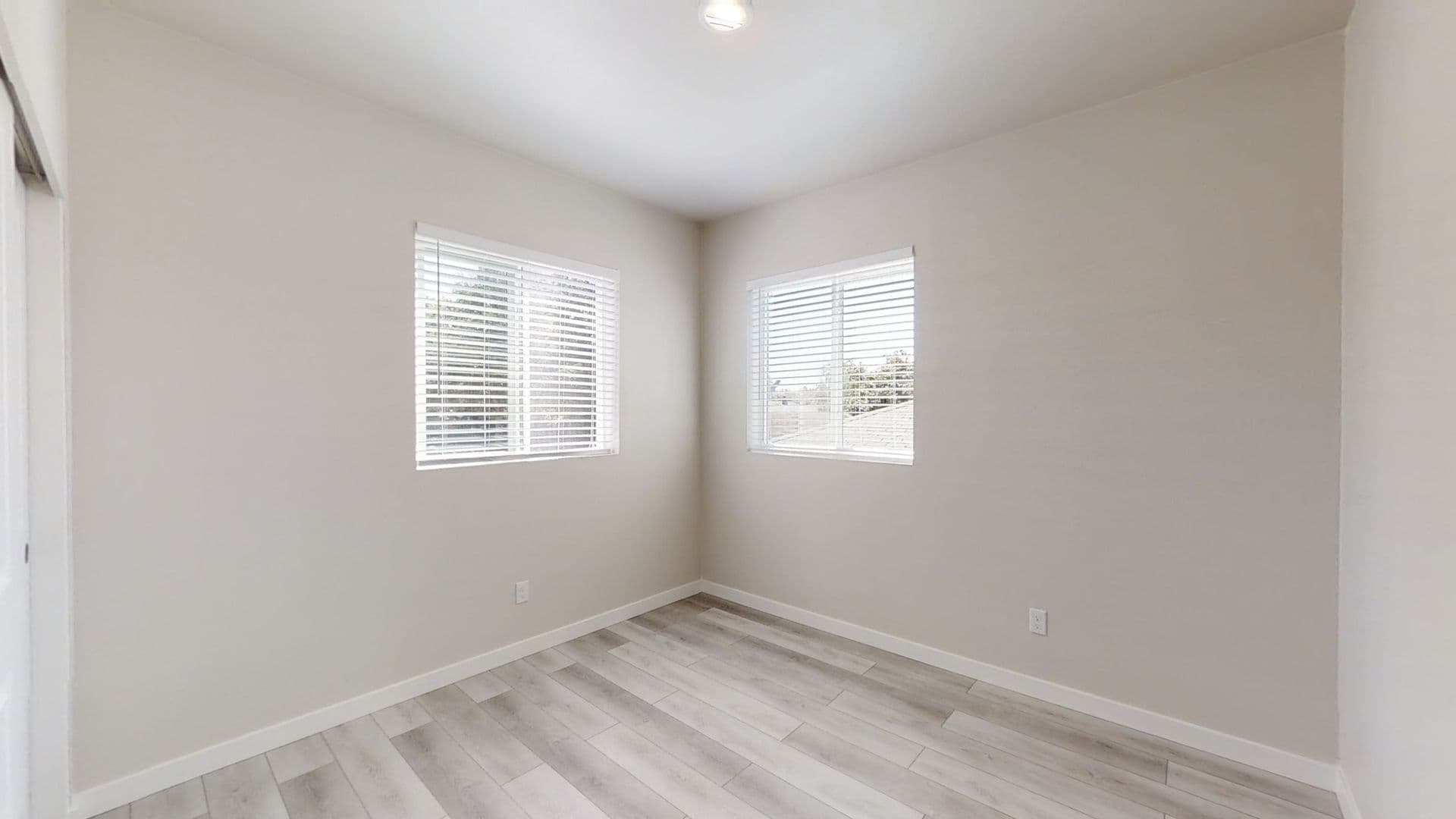 Tacoma Apartment: 7427 S D St