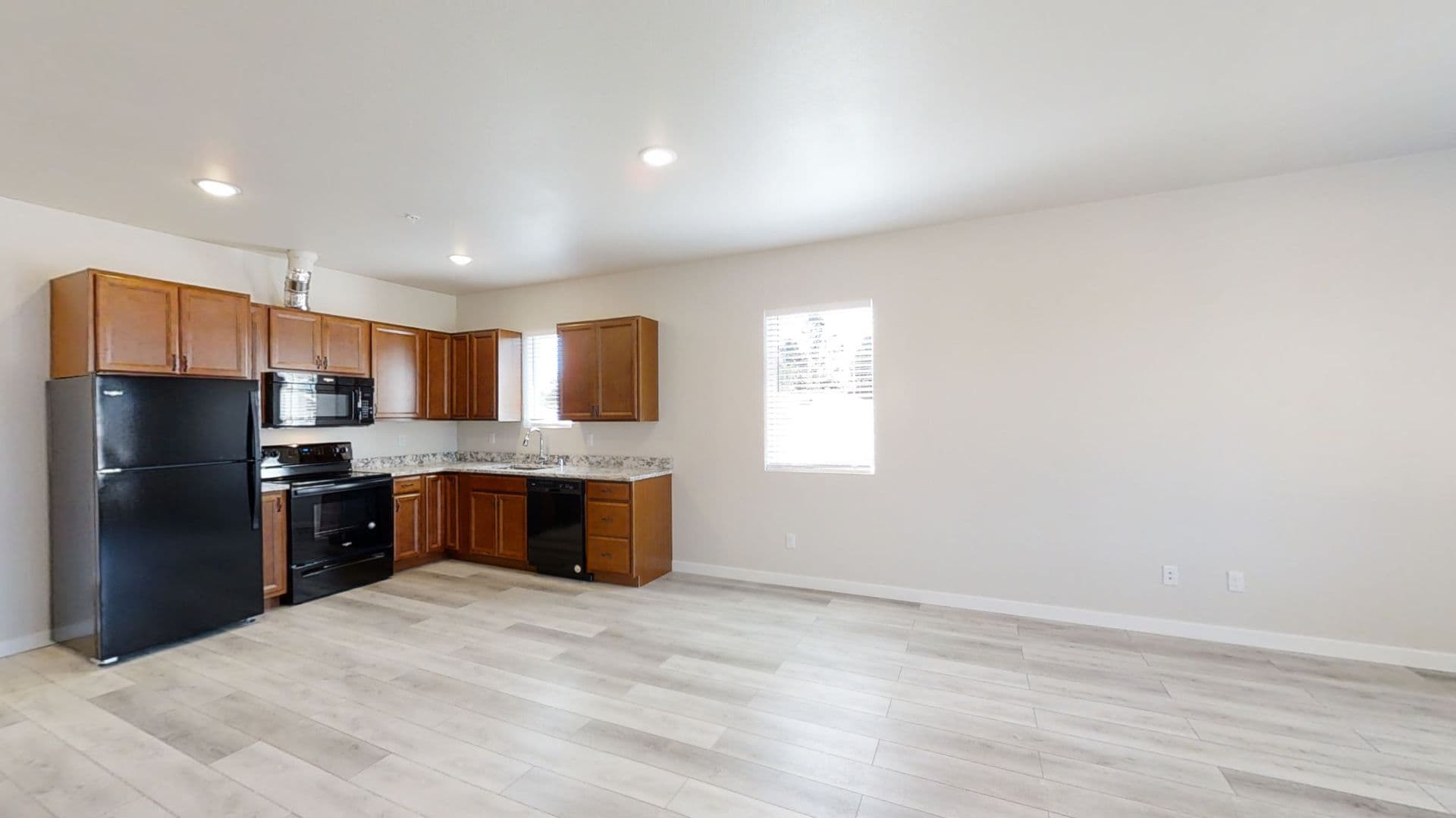 Tacoma Apartment: 7427 S D St