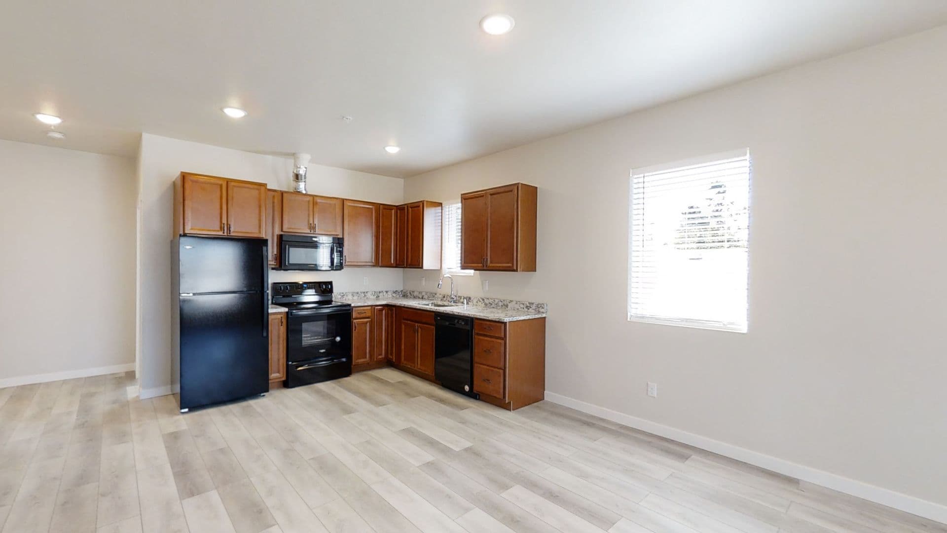Tacoma Apartment: 7427 S D St