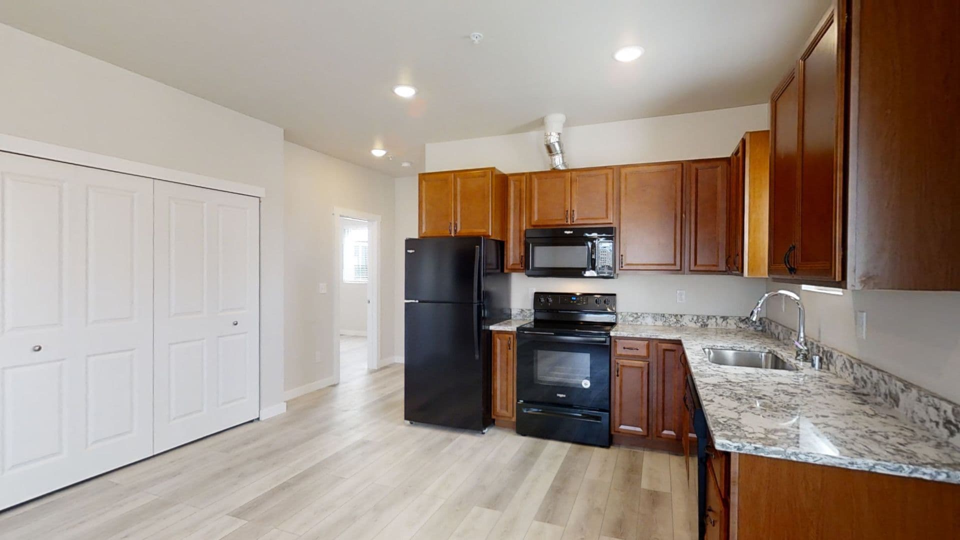 Tacoma Apartment: 7427 S D St
