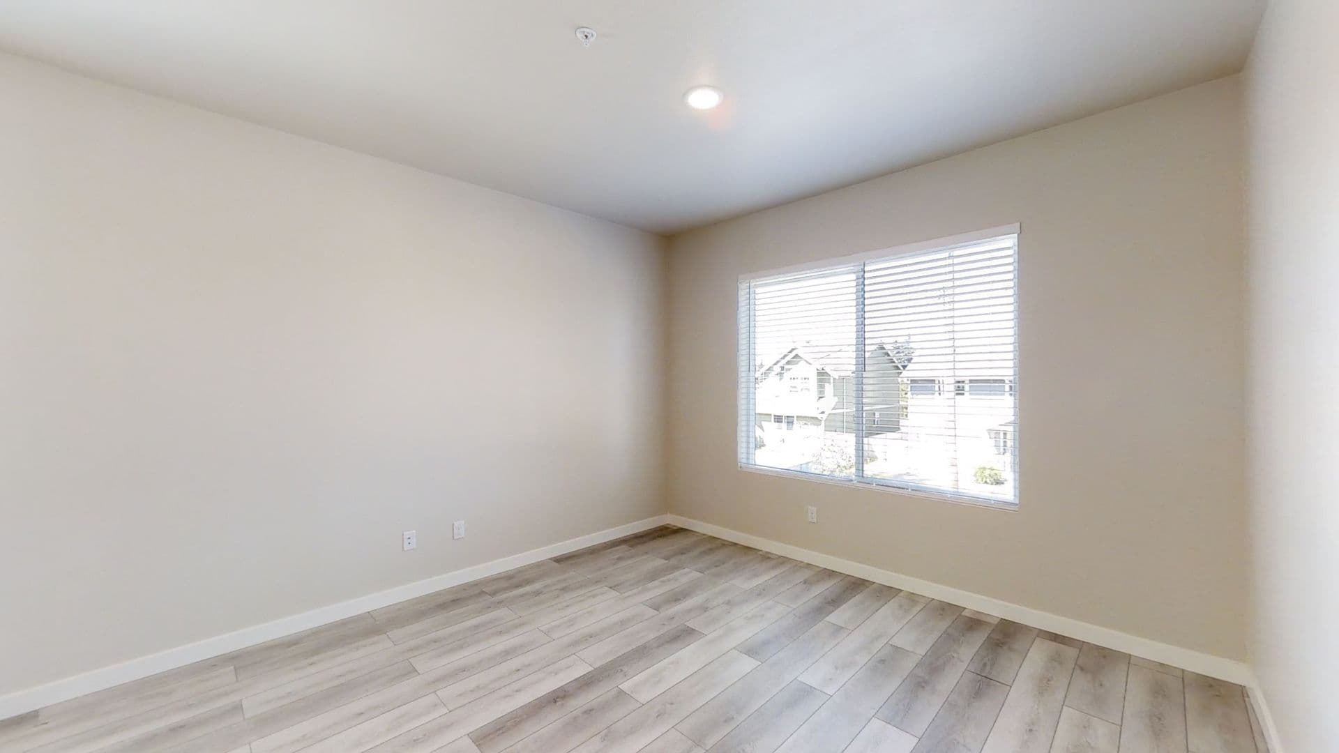 Tacoma Apartment: 7427 S D St