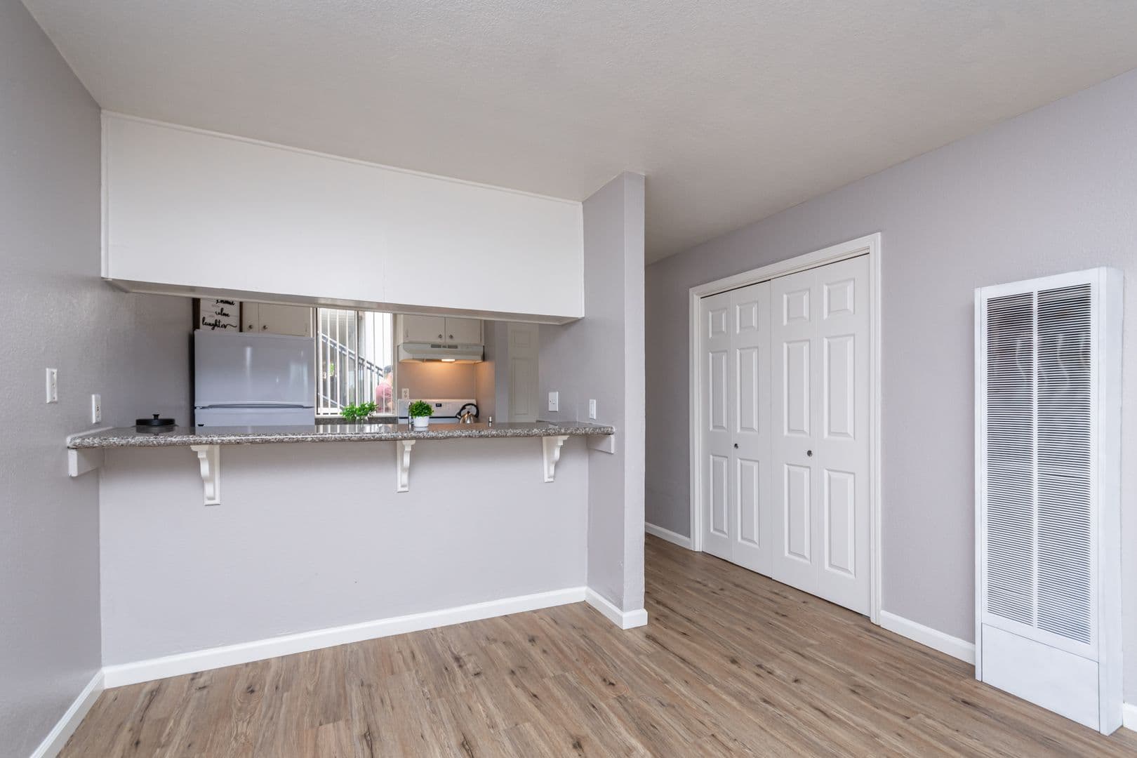Vallejo Apartment: 123 Kathy Ellen Drive