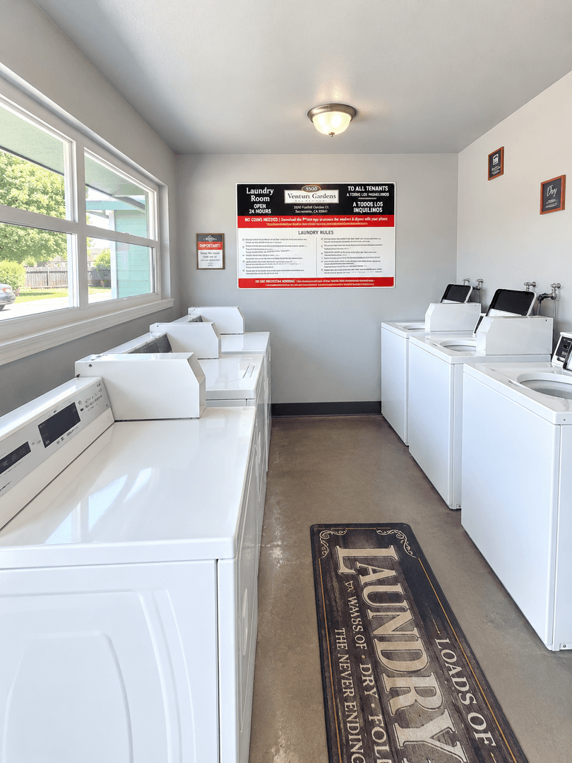 Sacramento Apartment: 5500 Foothill Garden Court