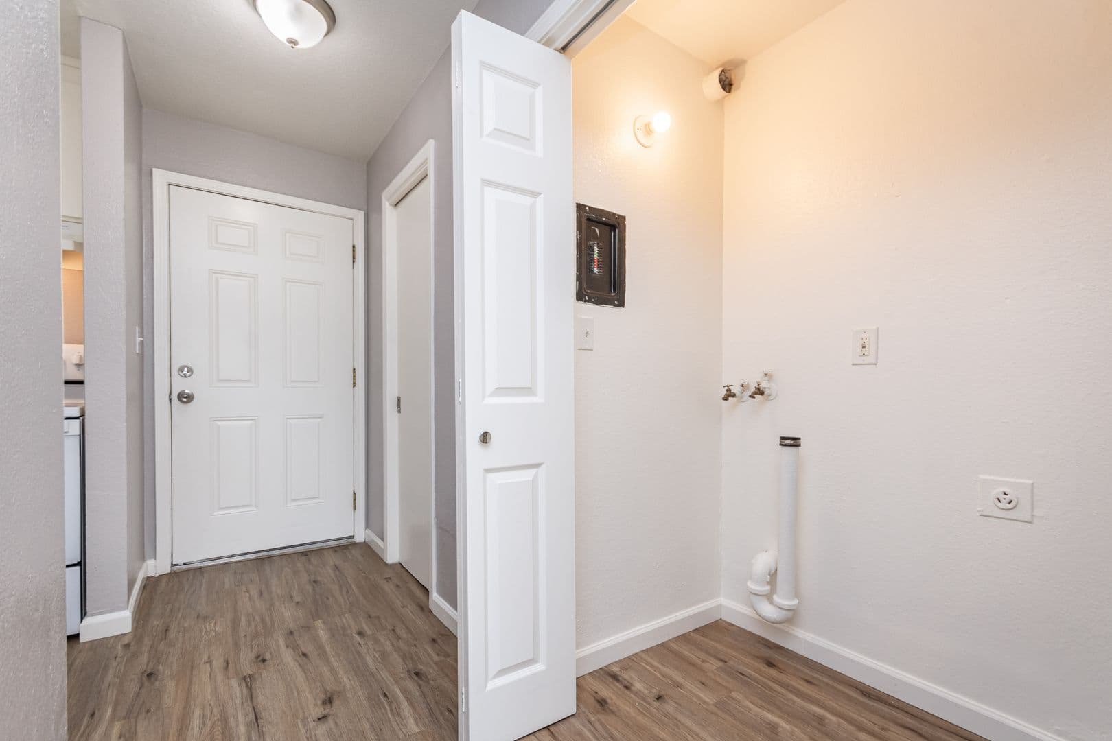 Vallejo Apartment: 123 Kathy Ellen Drive