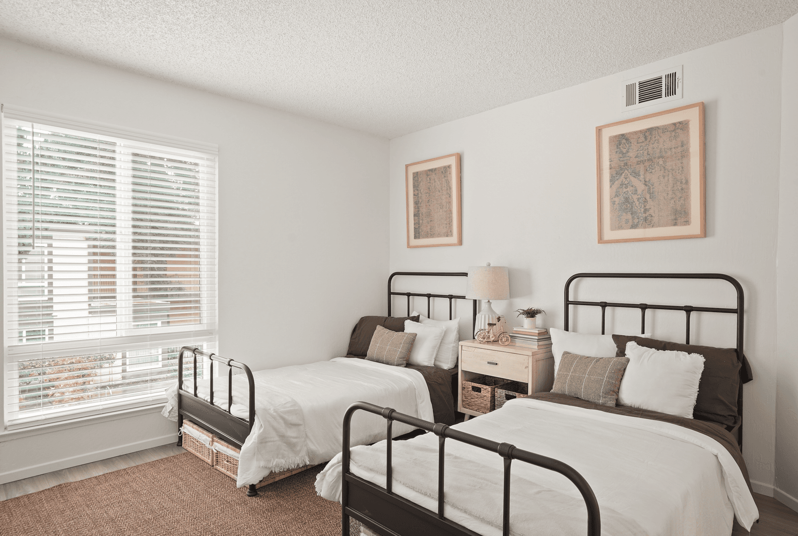 Davis Apartment: 607 E. 8th Street