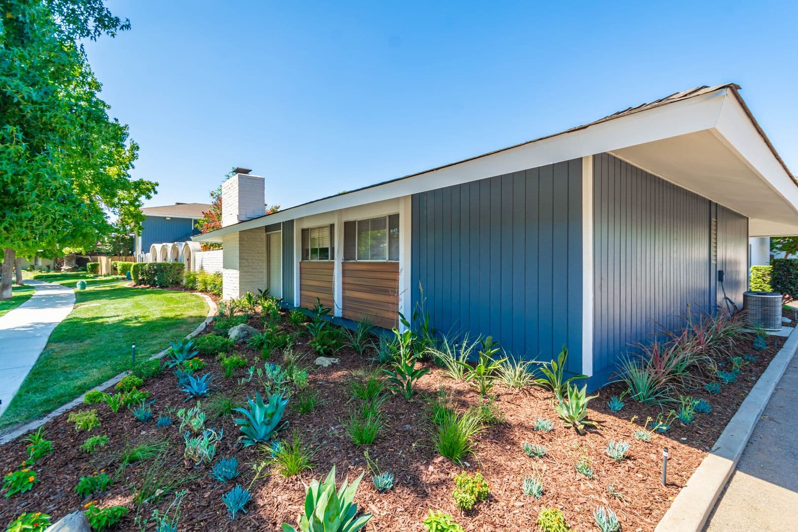 Stockton Apartment: 1223 Stratford Circle