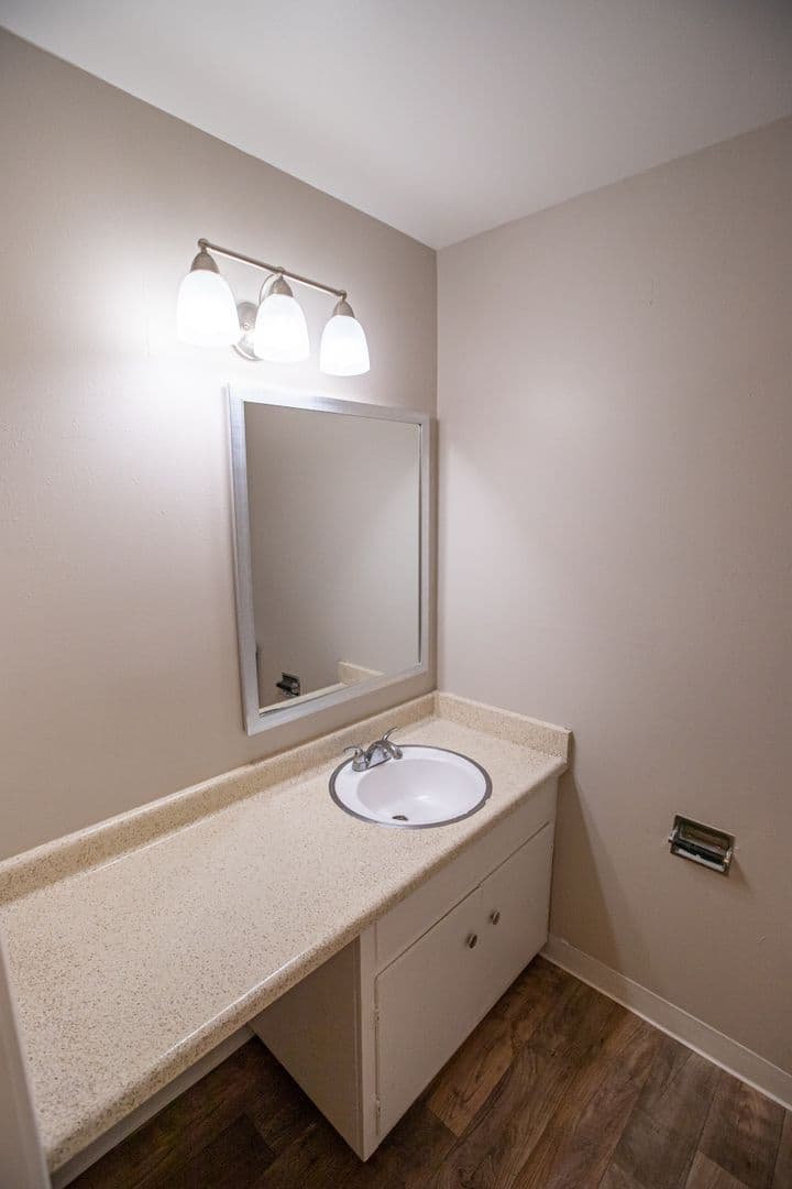 Sacramento Apartment: 5500 Foothill Garden Court