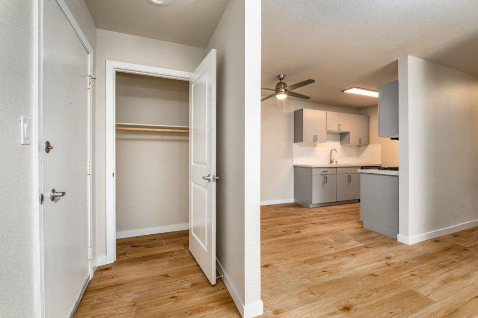 Manteca Apartment: 207 S. Union Rd.