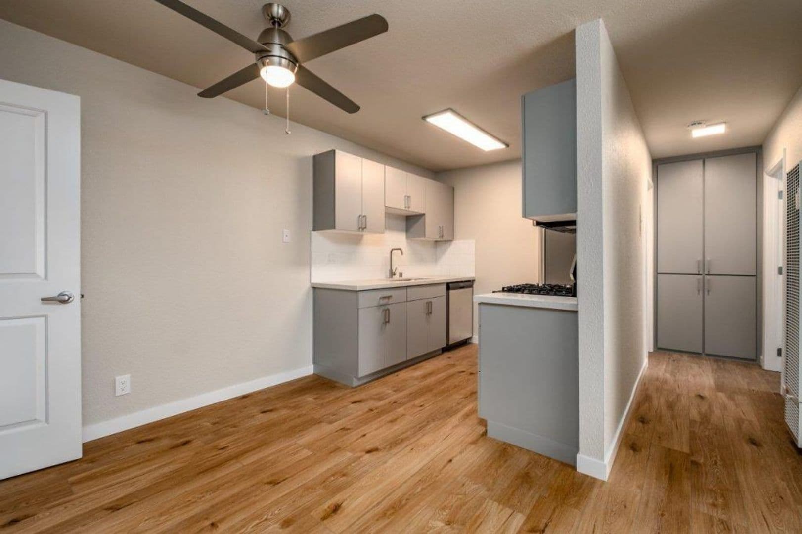 Manteca Apartment: 207 S. Union Rd.