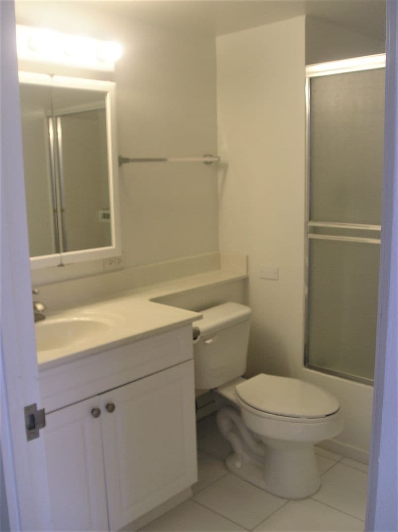 Honolulu Apartment: 240 Makee Rd #9B