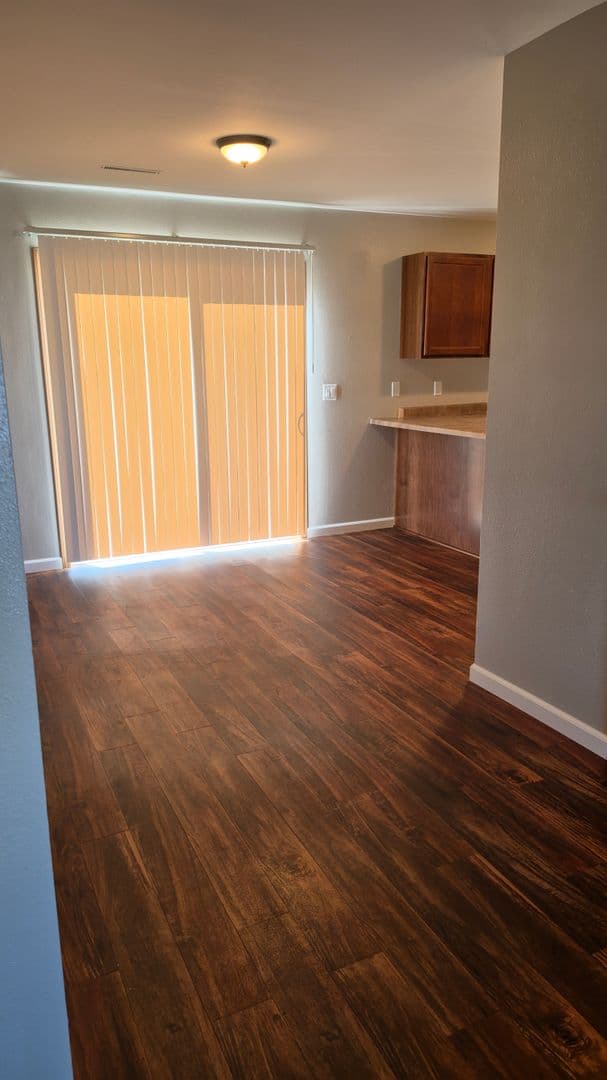 Reedsburg Apartment: ALEXANDER AVE