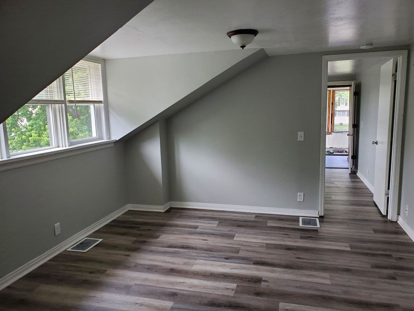 Baraboo Apartment: 400 7th Street